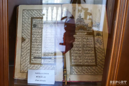 Axundzadə adına kitabxanada ən qədim kitabın 444 yaşı var - REPORTAJ