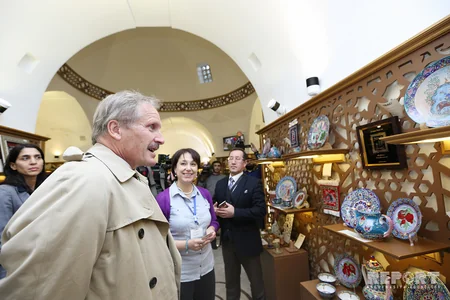 US Ambassador visits trade and exhibition center ABAD - PHOTO