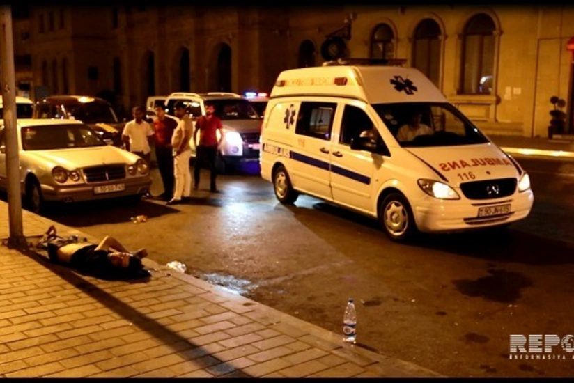 В центре Баку молодой парень скончался, находясь в нетрезвом состоянии - ФОТО