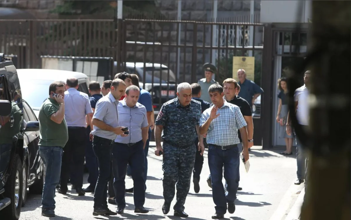 Стрельба в Ереване, есть раненый