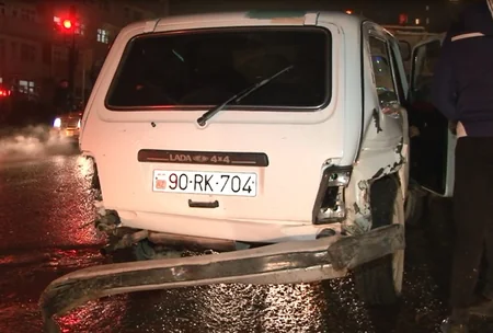​Bakıda 18 maşın toqquşub - FOTO