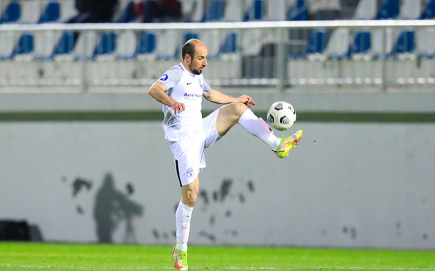 Sabah futbolçusu ilə yollarını ayırıb