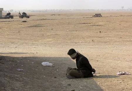 Mosulun terrorçulardan azad edilən ərazilərindən fotolar yayılıb