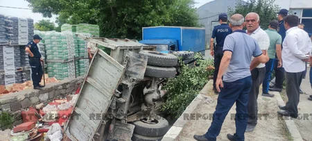 Şəkidə Zil aşıb, sürücü özünü maşından atmaq istəyərkən ölüb