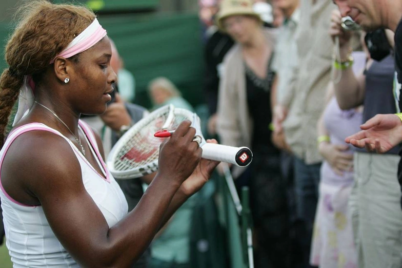 Сломанную ракетку Серены продают на аукционе