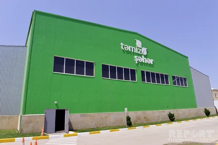 Bakıda 5-10 min manatlıq brend məhsullar niyə yandırılır? - REPORTAJ