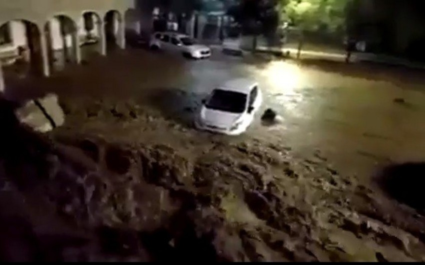 İspaniyada şəhəri su basıb, bir neçə nəfər ölüb - FOTO - VİDEO