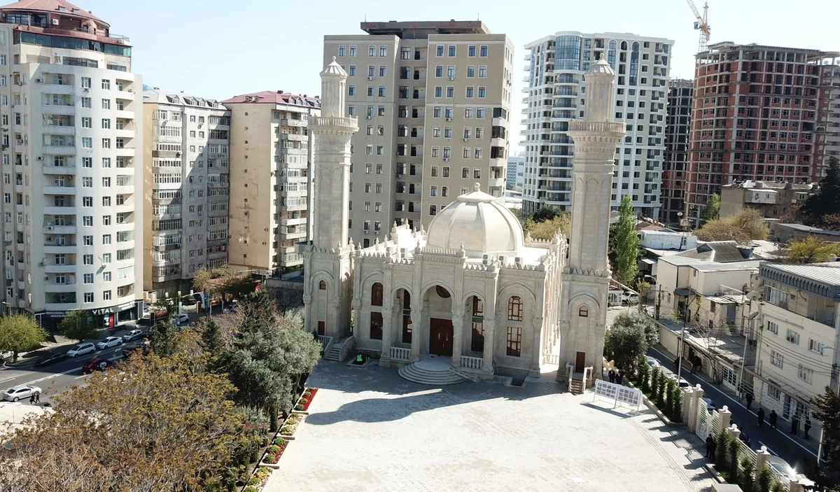 Nərimanovdakı “Cümə” məscidində eyni vaxtda 600-ə yaxın insan ibadət edə biləcək