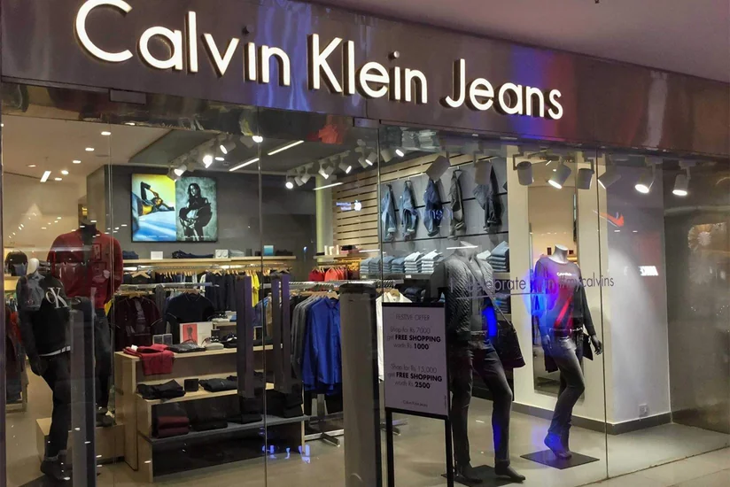 Calvin Klein и Tommy Hilfiger приостанавливают работу в России