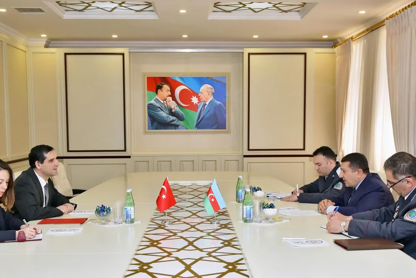 Dövlət Miqrasiya Xidmətinin rəisi Türkiyənin Azərbaycandakı səfiri ilə görüşüb