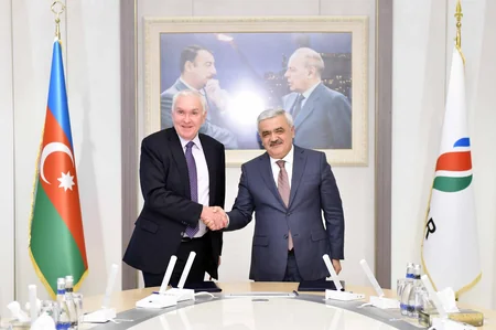 SOCAR-la “DeGolyer and MacNaughton” şirkəti arasında müqavilə imzalanıb
