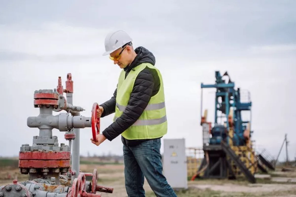 Биржевые цены на газ в Европе потеряли более чем 4%