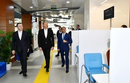Prezident İlham Əliyev və Baş nazir İrakli Qaribaşvili Qəbələ regional “ASAN xidmət“ mərkəzində olublar