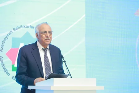 Bakıda Ulu Öndər Heydər Əliyevin 100 illik yubileyinə həsr olunmuş konfrans keçirilib