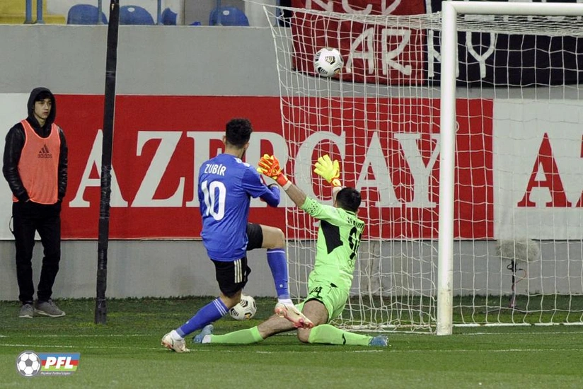 Fransalı futbolçu qol sayında Vaqif Cavadova çatıb