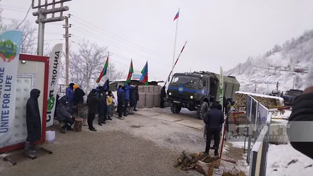 Total of 43 vehicles of peacekeepers pass unimpededly through Khankandi-Lachin road - VIDEO