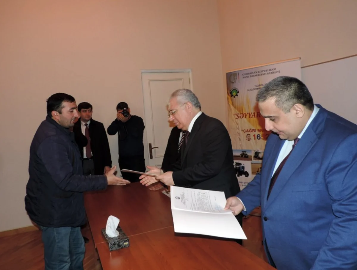 Kənd təsərrüfatı naziri Ağsuda vətəndaşlarla görüşüb