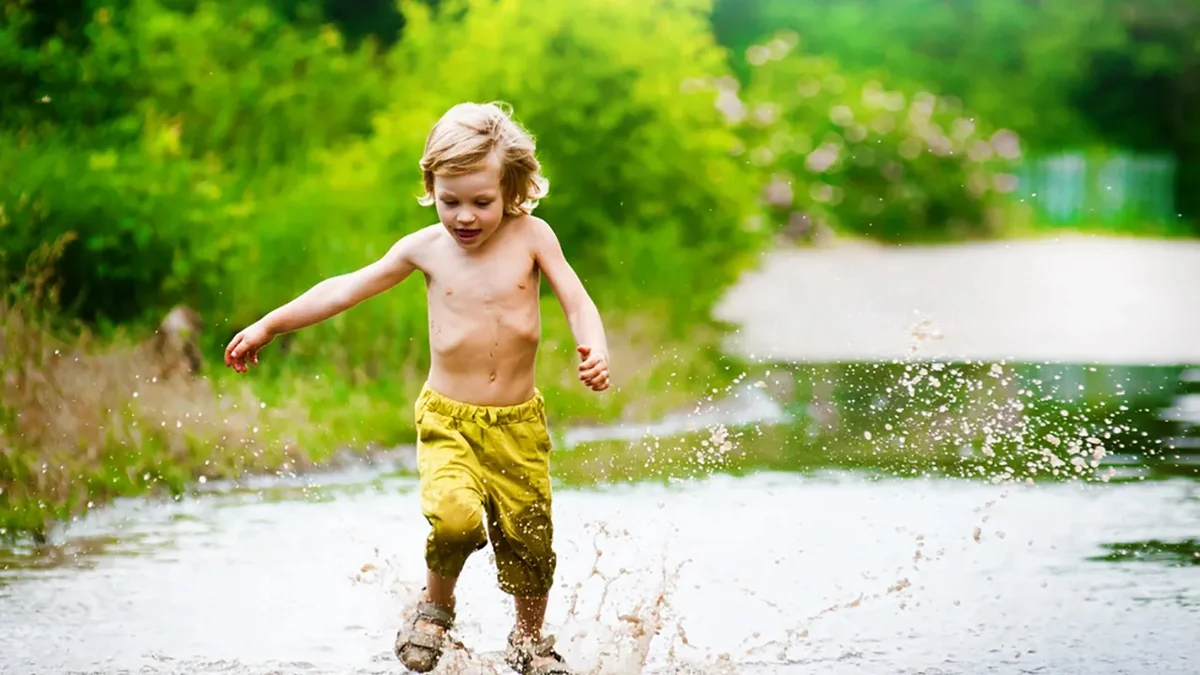 Ученые доказали, что детям полезно играть в грязи