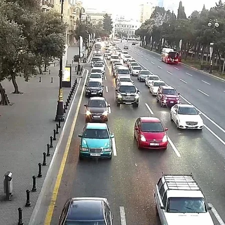 Paytaxtın bu yollarında tıxac müşahidə edilir - SİYAHI
