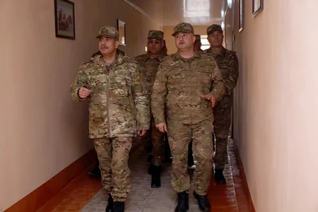 Azerbaijani Defense Minister visits foremost military units - VIDEO