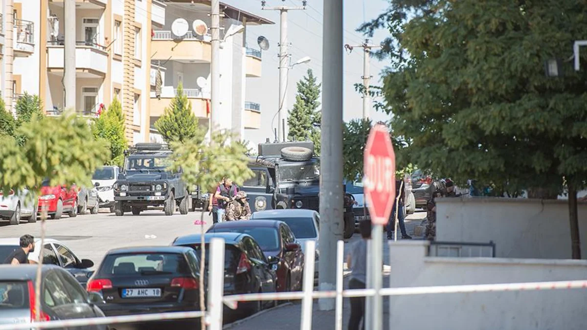 Qaziantəpdə partlayış törədilib, 3 polis şəhid olub,8 nəfər yaralanıb - YENİLƏNİB