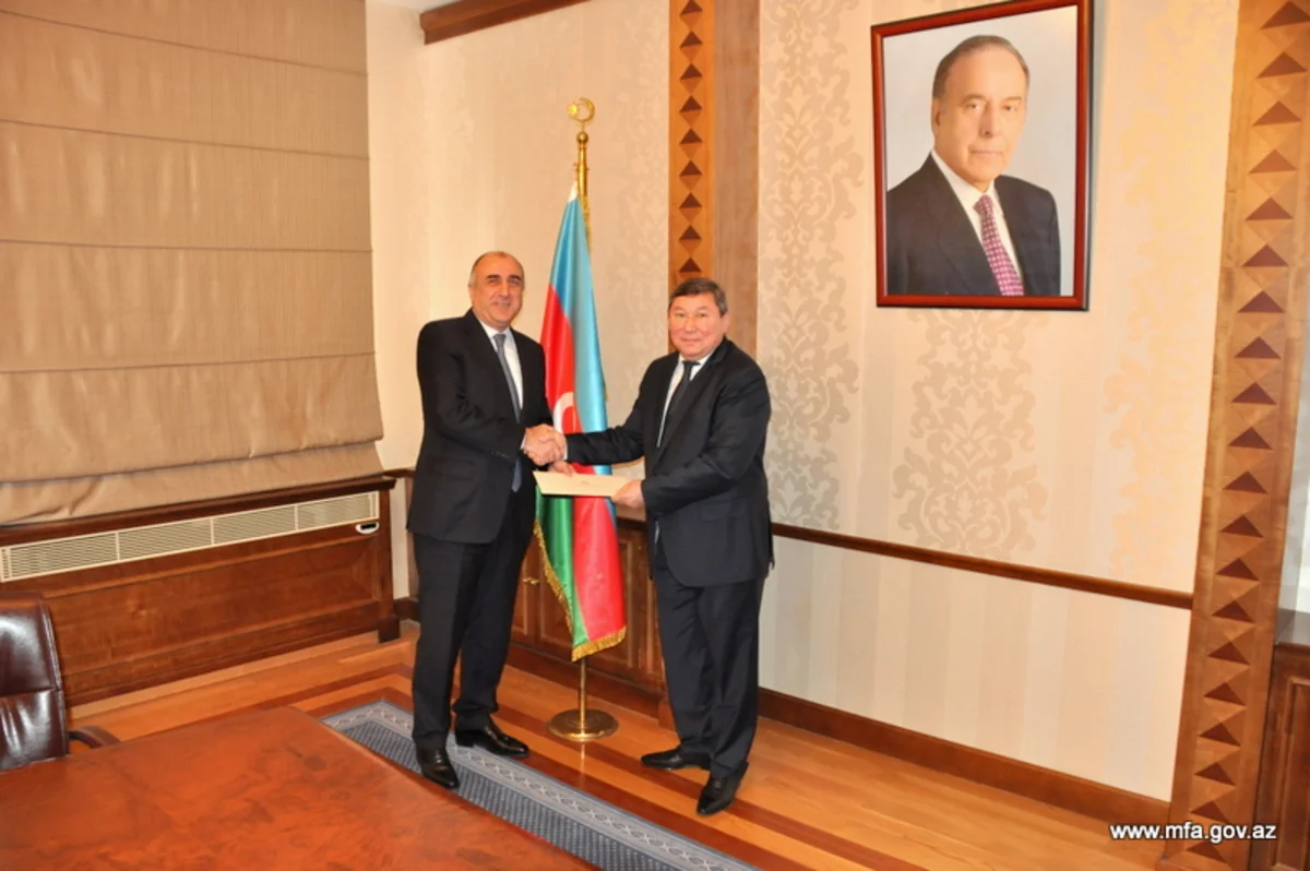 Elmar Məmmədyarov Qırğızıstanın Azərbaycana yeni təyin olunmuş səfirini qəbul edib