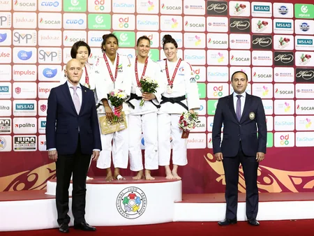 Böyük Dəbilqə turnirində ilk günün qalibləri müəyyənləşib