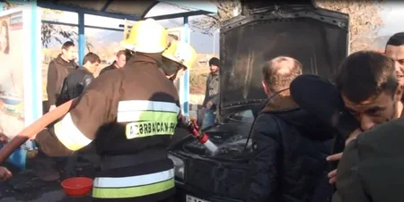 Zaqatalada avtomobil yanıb, yolda tıxac yaranıb - FOTO - VİDEO - YENİLƏNİB