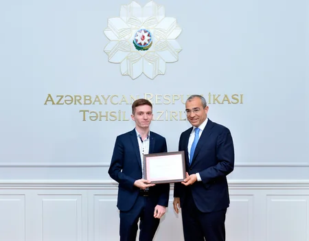 Təhsil naziri olimpiada qalibləri ilə görüşüb