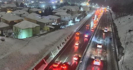 Bakının bəzi küçə və prospektlərində nəqliyyatın hərəkəti çətinləşib