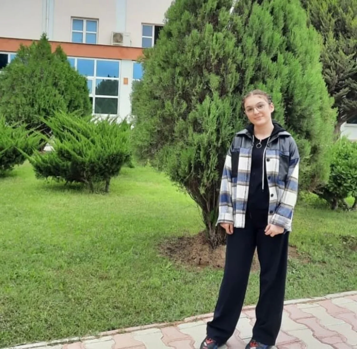 Azərbaycanda universitet tələbəsi vəfat edib