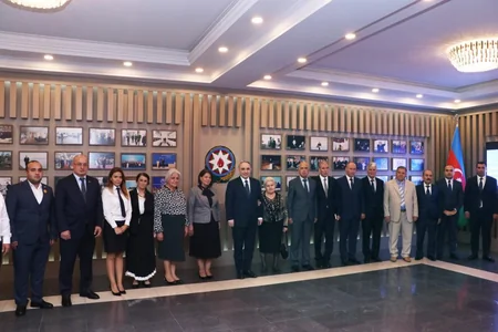 Kamran Əliyev şəhid olan prokurorluq əməkdaşlarının ailə üzvləri ilə görüşüb