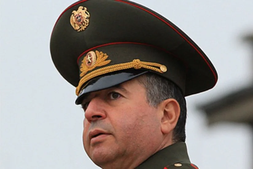 Пашинян назначил себе в советники армянского генерала, проигравшего апрельские бои