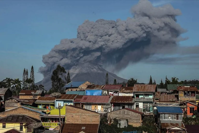 Число погибших в результате извержения вулкана в Индонезии возросло до 13