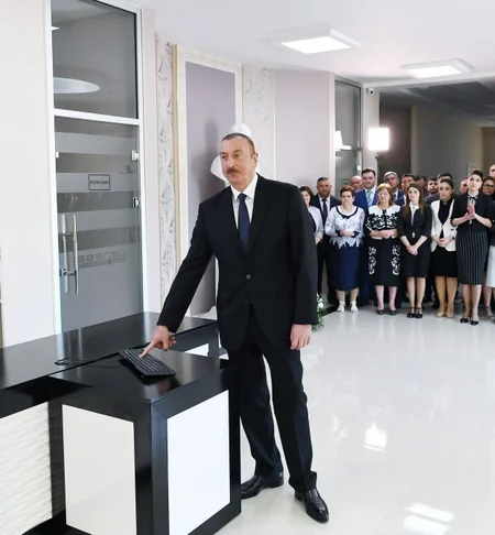 Президент Ильхам Алиев принял участие в церемонии подачи питьевой воды в город Хызы и поселок Алтыагадж