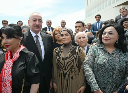İlham Əliyev və Mehriban Əliyeva Ağdam Muğam Mərkəzinin açılışında iştirak ediblər - YENİLƏNİB-3