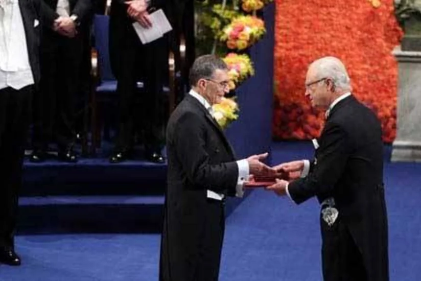 Türk əsilli alimə Nobel mükafatı təqdim edilib