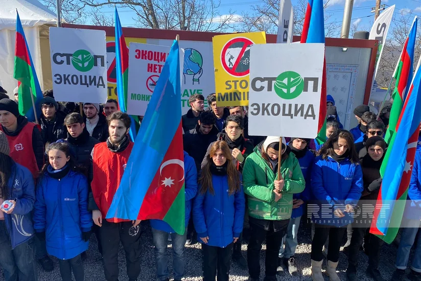 Акция на дороге Ханкенди-Лачын: протестующие требуют положить конец экологическому террору