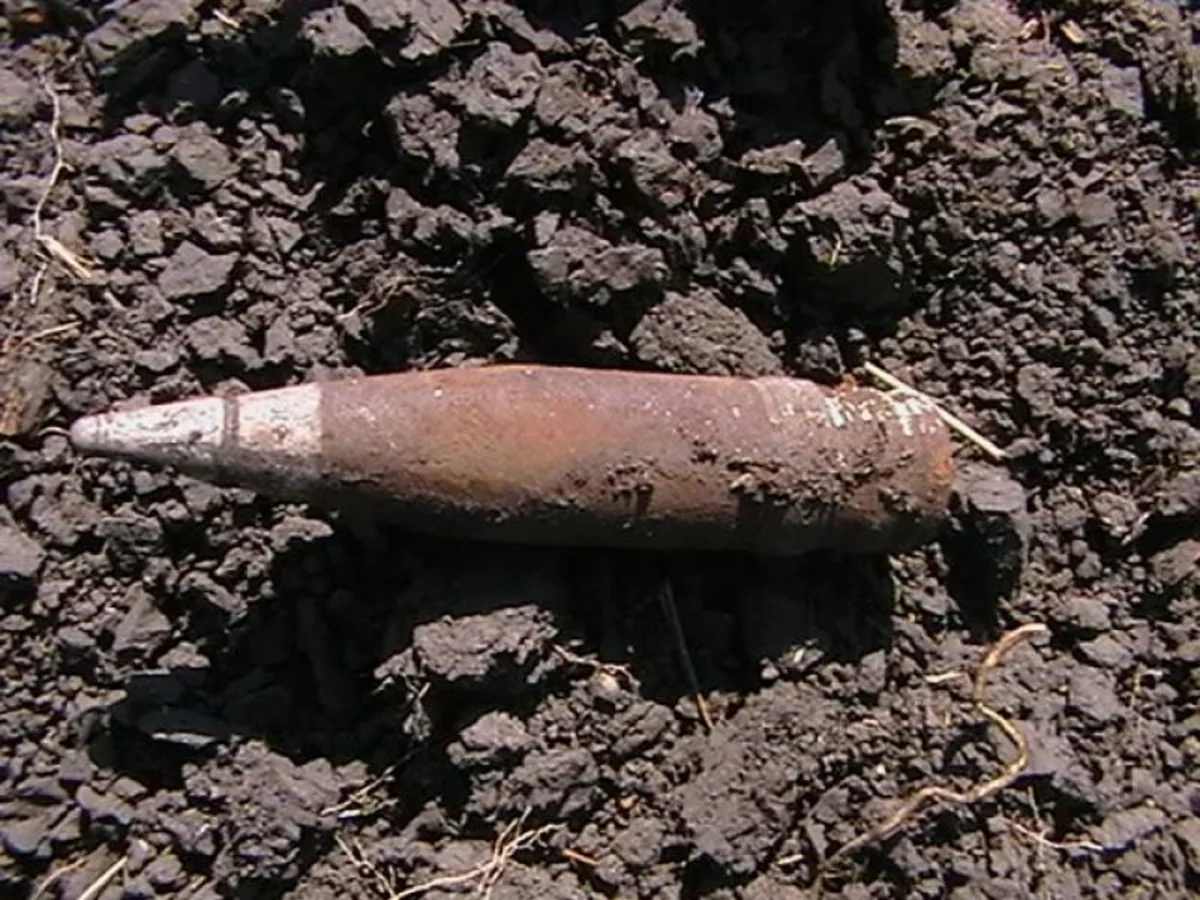 Sumqayıtda döyüş tətbiqinə yararlı top mərmisi aşkar edilib