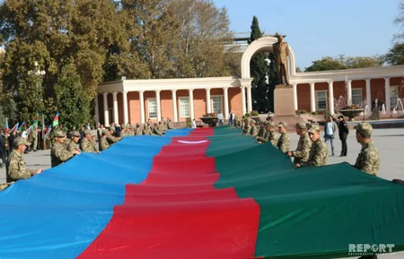 Gəncədə bayraq yürüşü keçirilib - FOTO