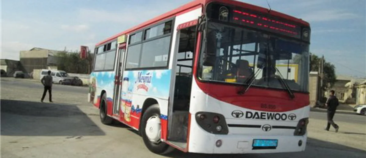 Bakıda avtobus qəza törədib, xarici vətəndaş xəsarət alıb