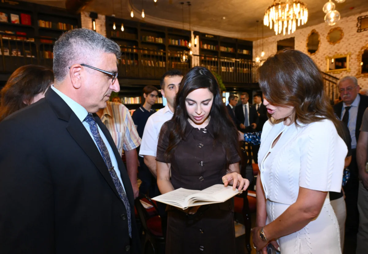 Leyla Əliyeva Bakı Kitab Mərkəzində “Tanımadığımız Konfutsi” adlı gecədə iştirak edib