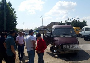 Biləsuvarda minik avtomobili ilə mikroavtobus toqquşub, 4 qadın xəsarət alıb - YENİLƏNİB