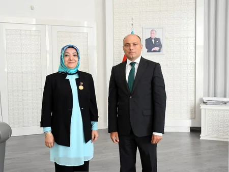 Mədəniyyət naziri Fatma Sönməzlə görüşüb