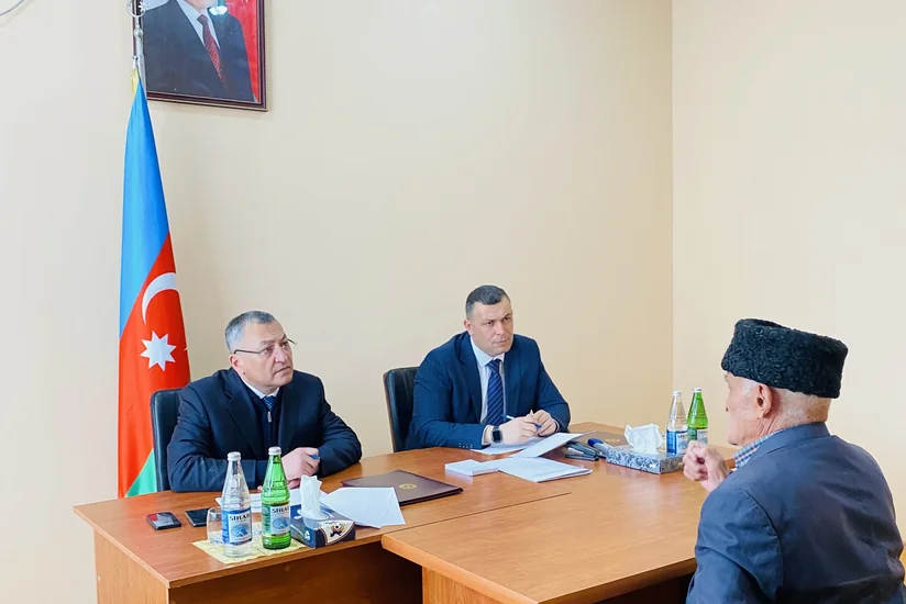 Dövlət Komitəsinin sədri Biləsuvarda vətəndaşları qəbul edib