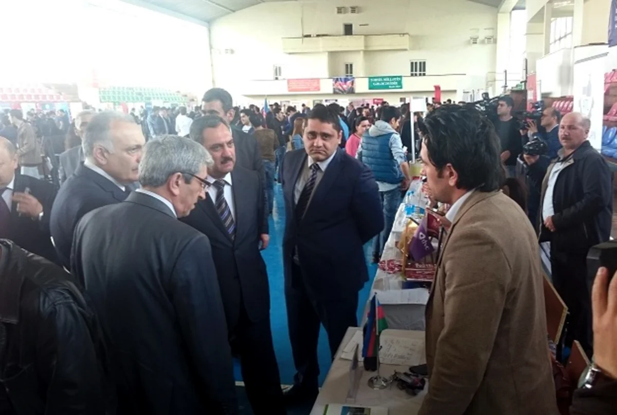 Əmək yarmarkasında tələbə və məzunlara 630 boş iş yeri təklif olunub