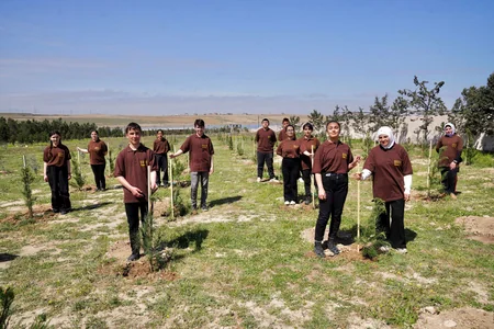 Heydər Əliyevin 100 illik yubileyi ilə bağlı Qala Qoruğunda ağacəkmə aksiyası keçirilib