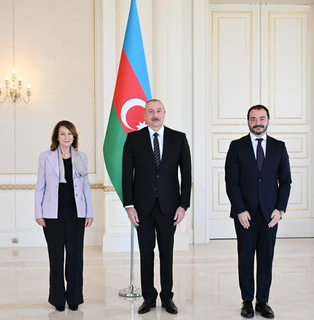 İlham Əliyev İspaniyanın yeni təyin olunmuş səfirinin etimadnaməsini qəbul edib - YENİLƏNİB