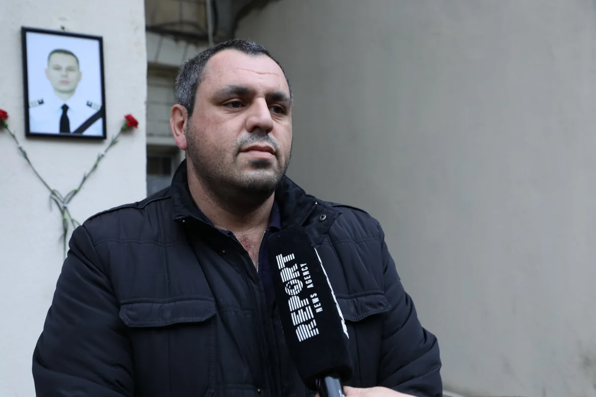 Aviaqəzada həlak olan pilotun qonşusu: Aleksandr Kalyaninovun pilot olmaq uşaqlıq arzusu idi - VİDEO