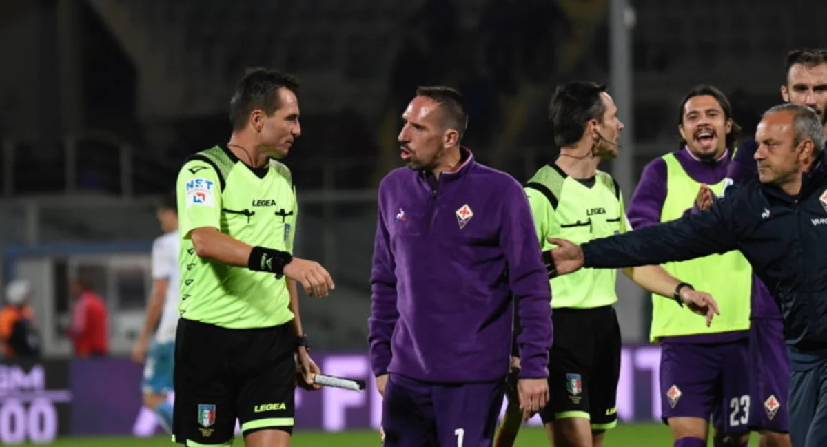 Fiorentinanın futbolçusu Frank Riberi 3 oyunluq diskvalifikasiya olunub